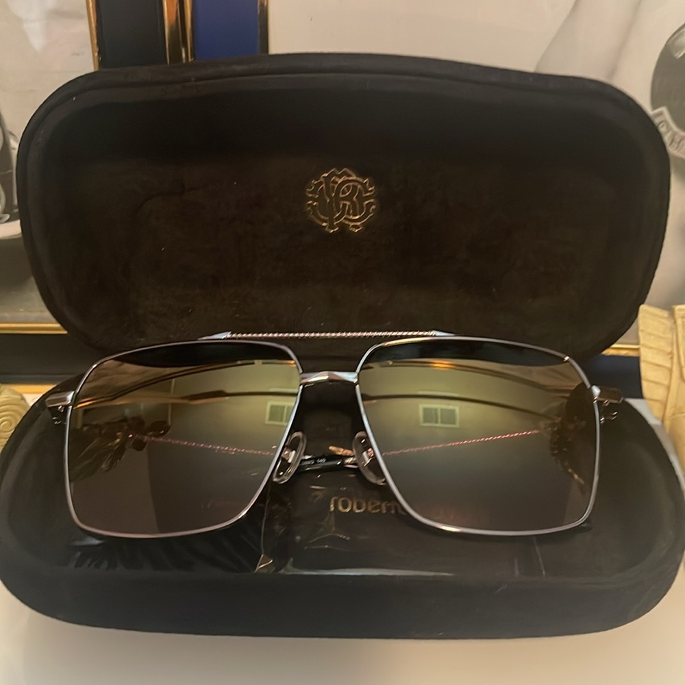 NWT ROBERTO CAVALLI Metal 60mm Aviator Sunglasses with the authenticity card 🖤🖤🖤